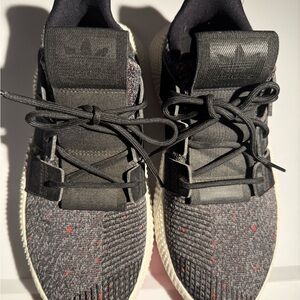 Adidas Prophere Men’s Size 9 Black and Gray Sneakers with Red Accents